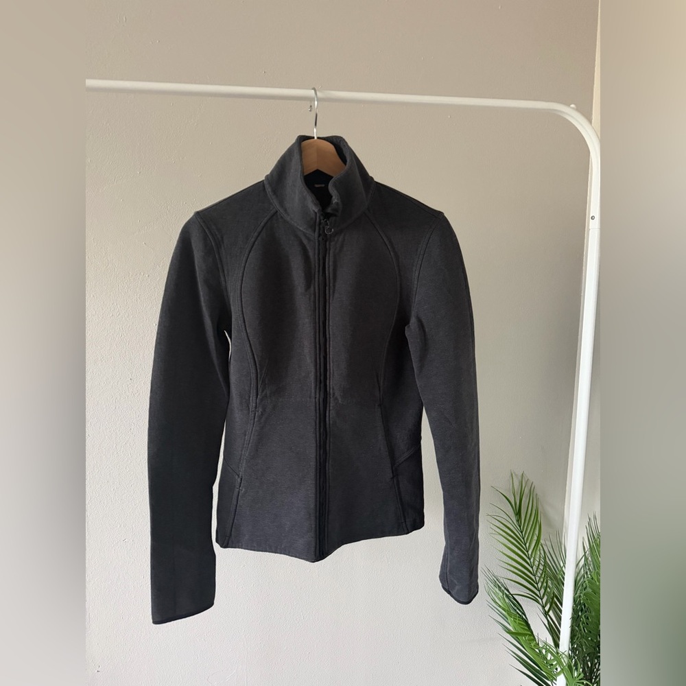 Lululemon dark grey jacket size 4 zip up